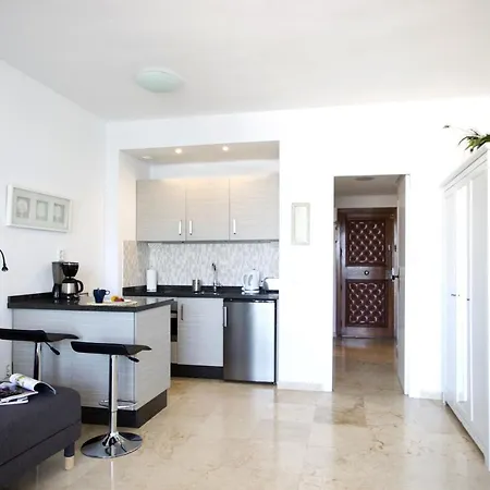 Sea Front With Spacious Balcony Santa Clara Apartment